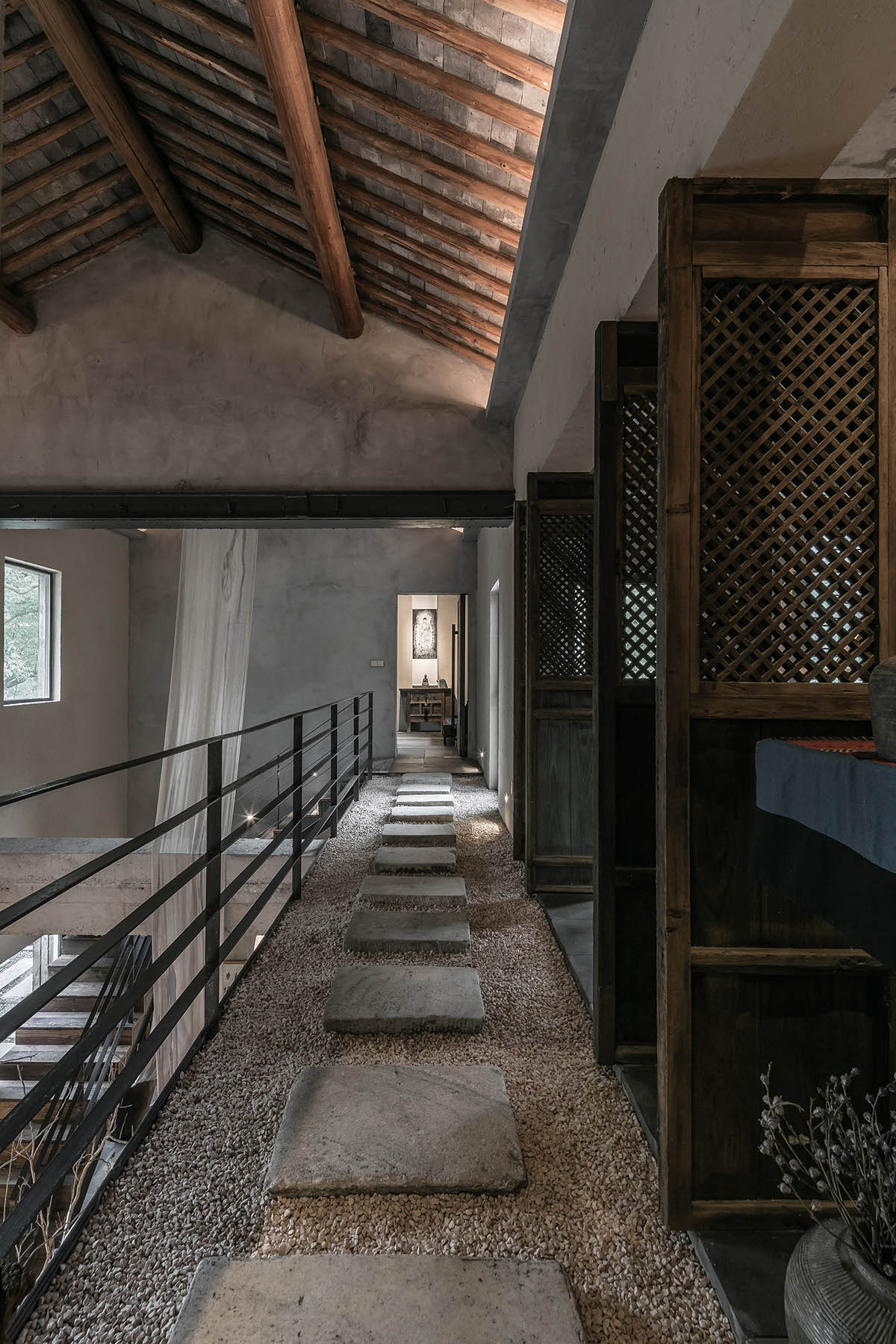 Yiduan Shanghai Interior Design Combined Zenist Spirit into the Headquarters of a Clothing Brand