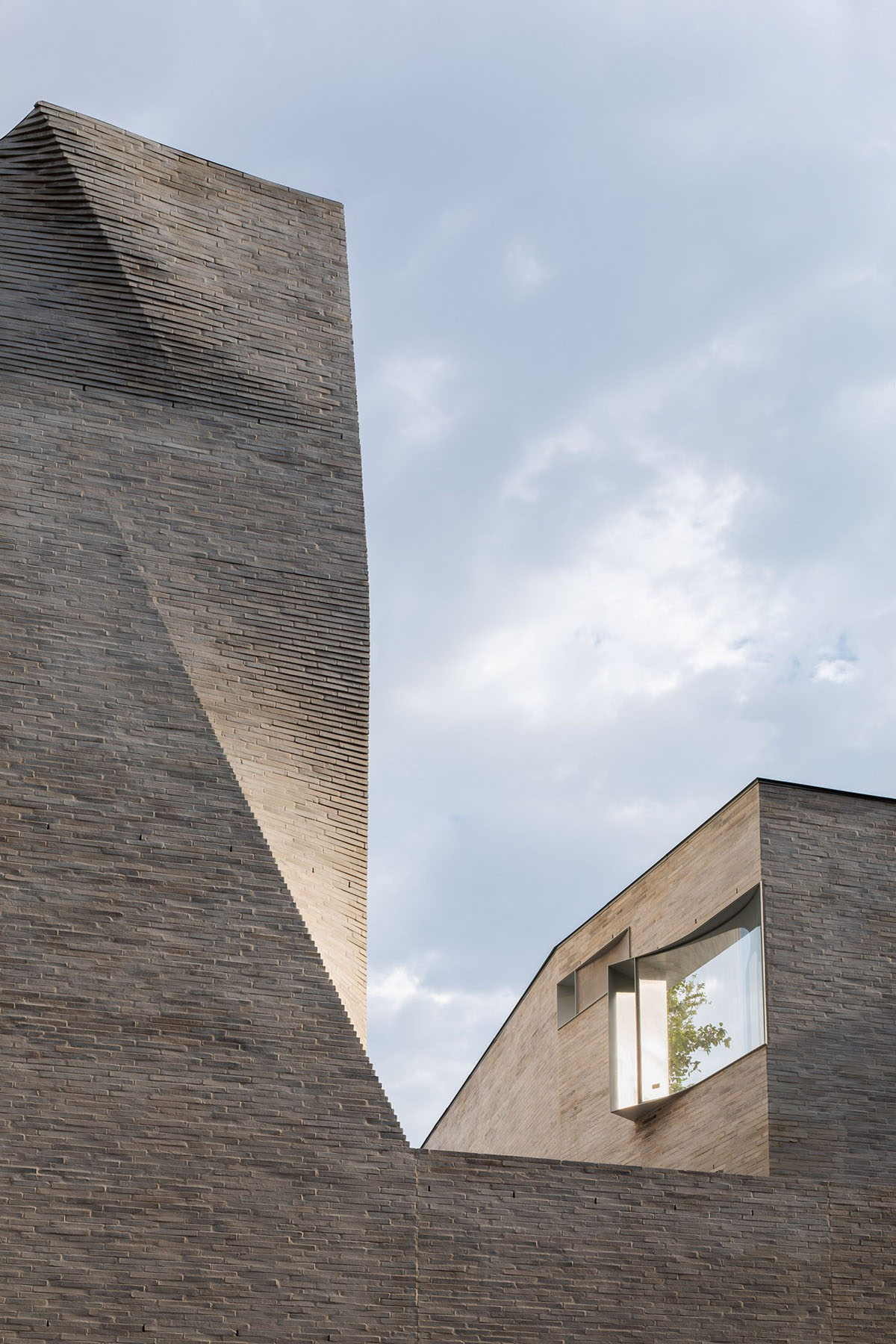 Durbach Block Jaggers and John Wardle Architects create undulating facade for Phoenix Central Park