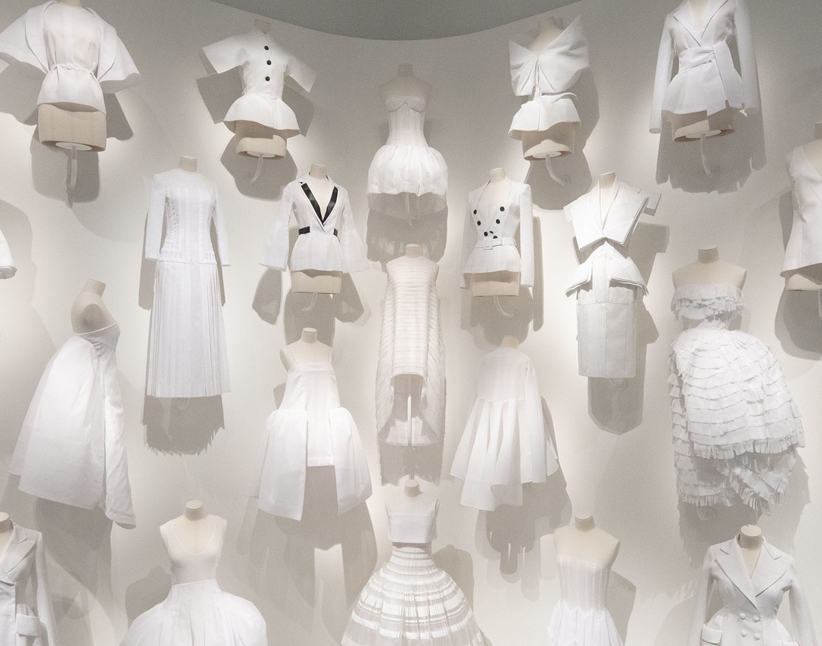 OMA creates dramatic cell-like rooms for Dior's first US retrospective ...