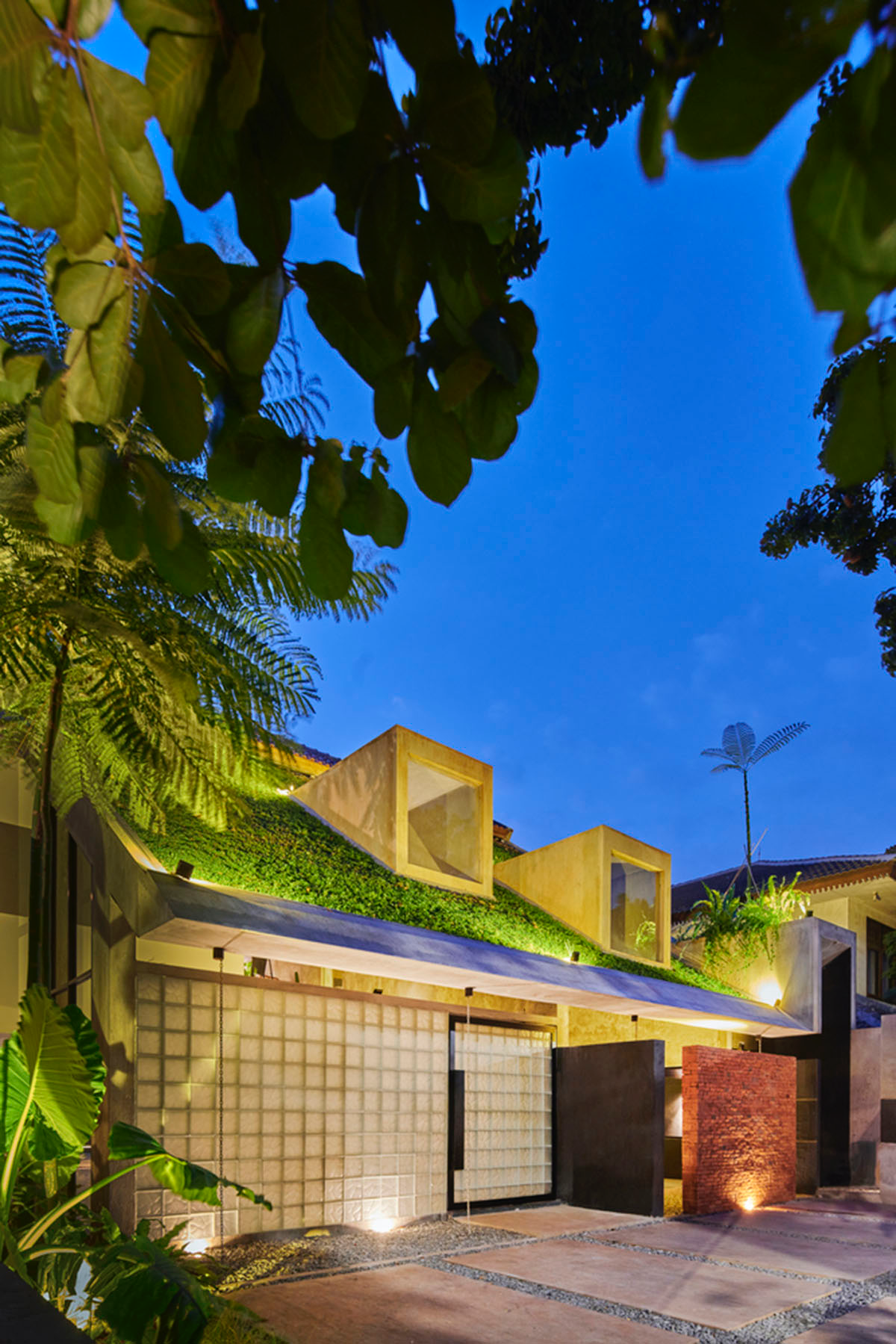 RAD+ar redesigns old vernacular building with tropical architecture as its main office in Jakarta
