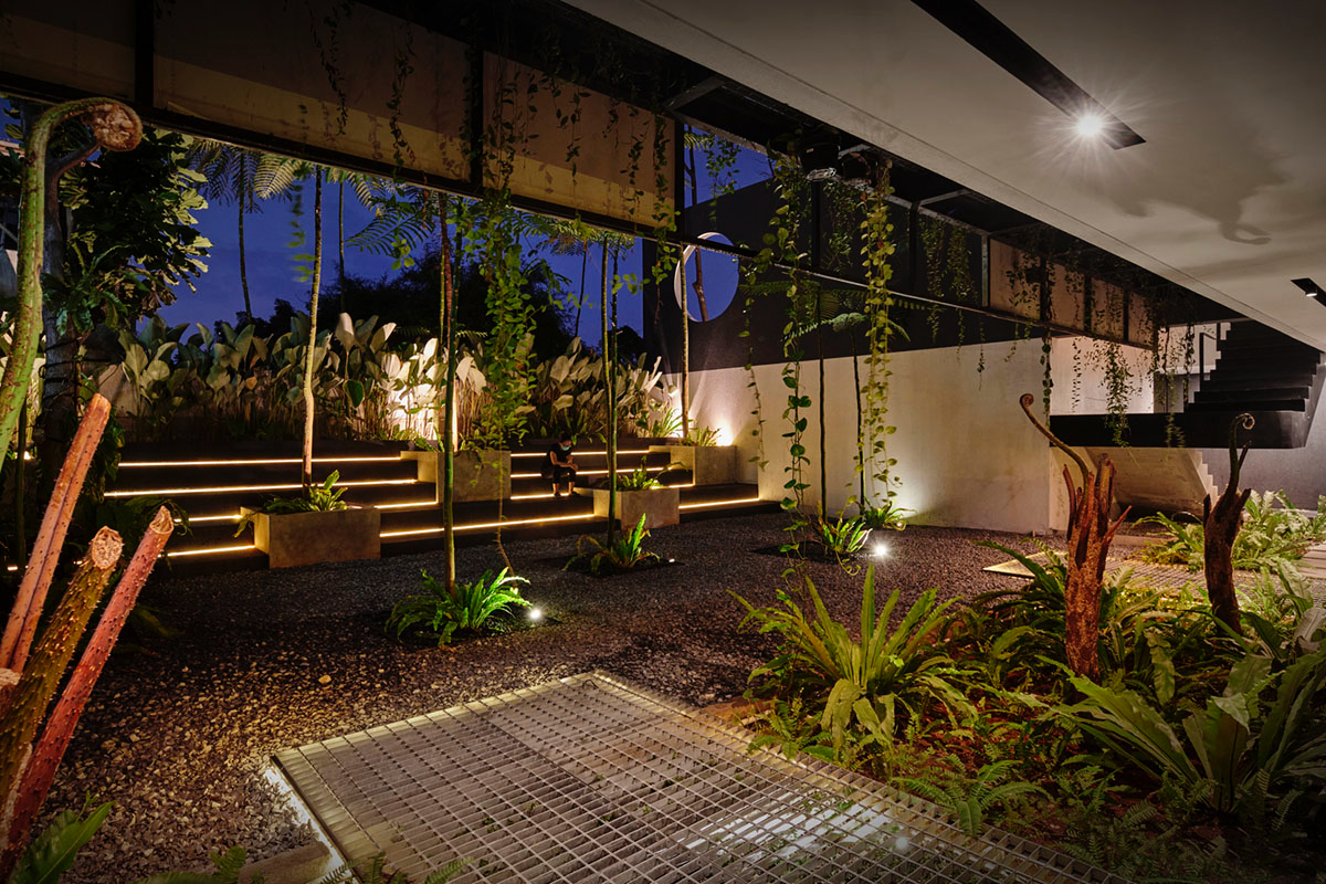 RAD+ar redesigns old vernacular building with tropical architecture as its main office in Jakarta