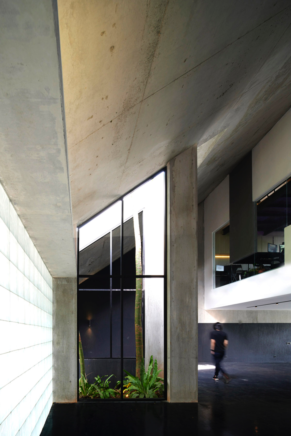 RAD+ar redesigns old vernacular building with tropical architecture as its main office in Jakarta