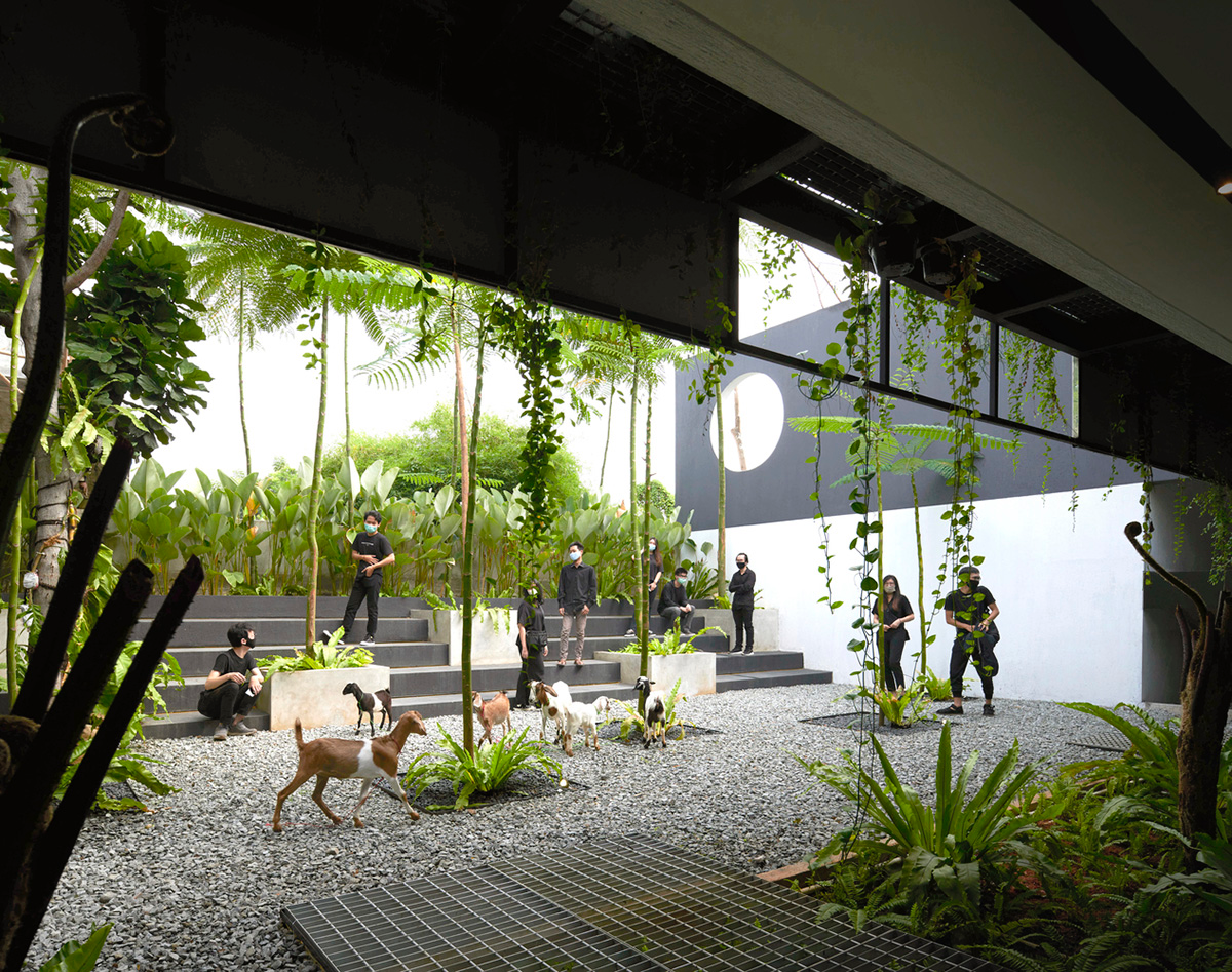 RAD+ar redesigns old vernacular building with tropical architecture as its main office in Jakarta