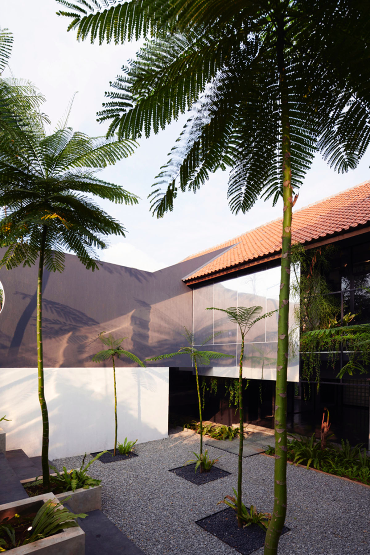 RAD+ar redesigns old vernacular building with tropical architecture as its main office in Jakarta