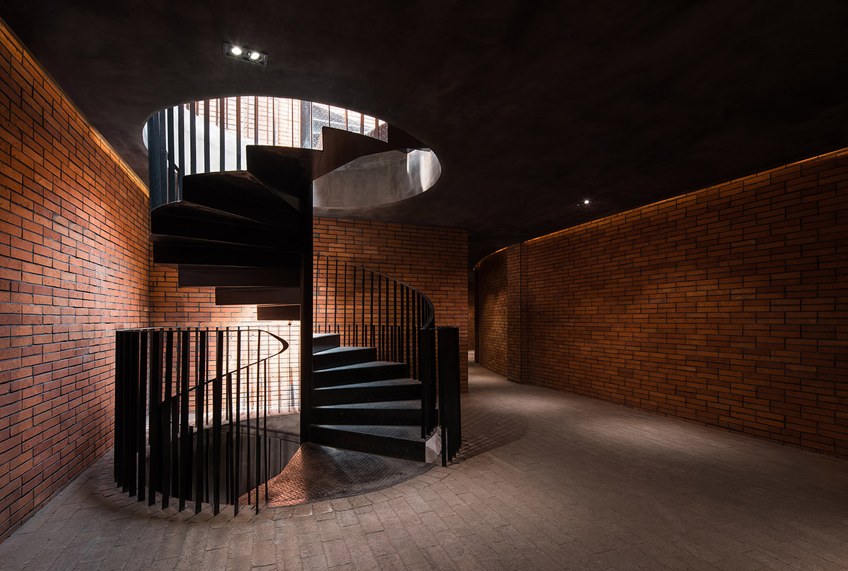Roarc Renew repurposes old granaries as an art centre with flowing brick corridors in Jiaxing, China