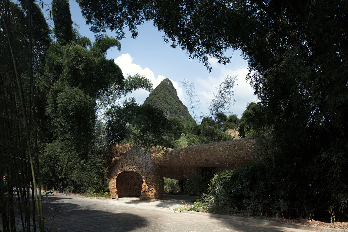 Undulating pavilion by IILab. mimics its surrounding with hand-woven bamboo canopies in Guilin, China