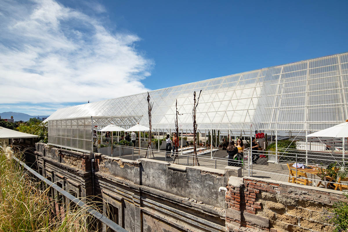 PRODUCTORA covers rooftop of historical palace with lightweight, continuous canopy in Mexico