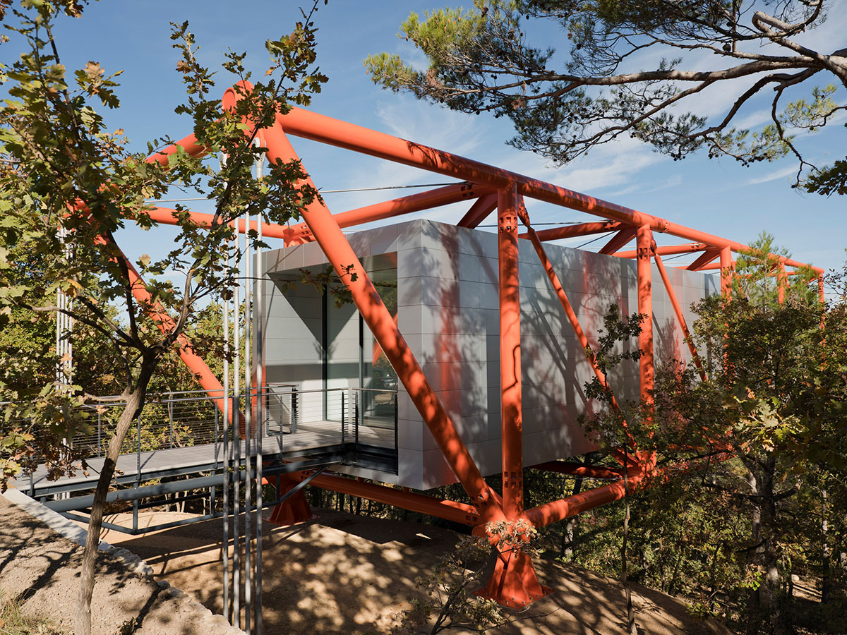Richard Rogers' New Gallery Supported By Orange Steel Beams