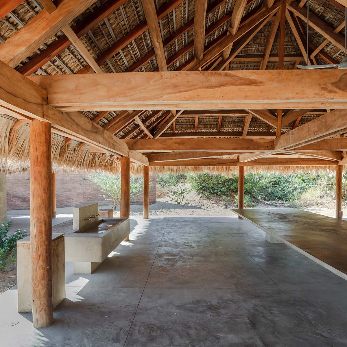 Álvaro Siza's Clay Pavilion in Mexico promotes knowledge and techniques of clay material