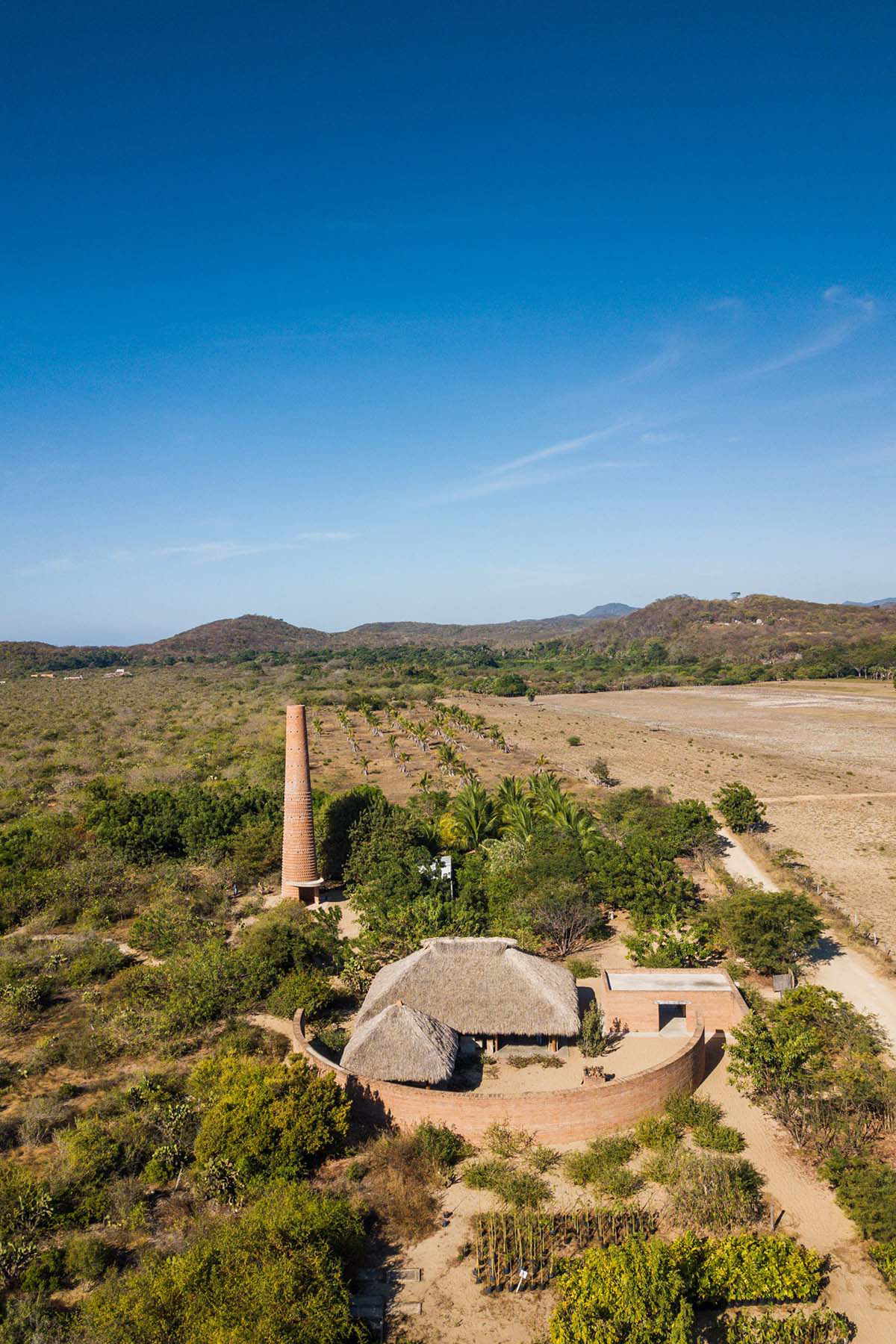 Álvaro Siza's Clay Pavilion in Mexico promotes knowledge and techniques of clay material