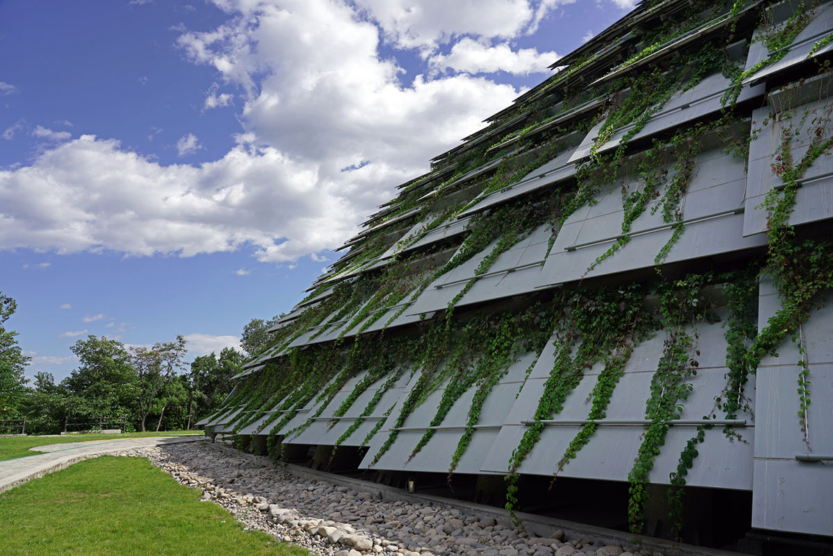 THAD's undulating prefabricated shell protects archaeological site of Peking Man cave in China