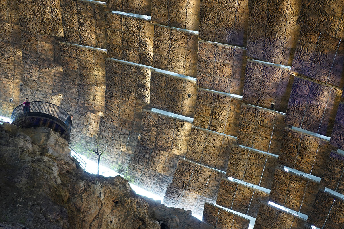 THAD's undulating prefabricated shell protects archaeological site of Peking Man cave in China