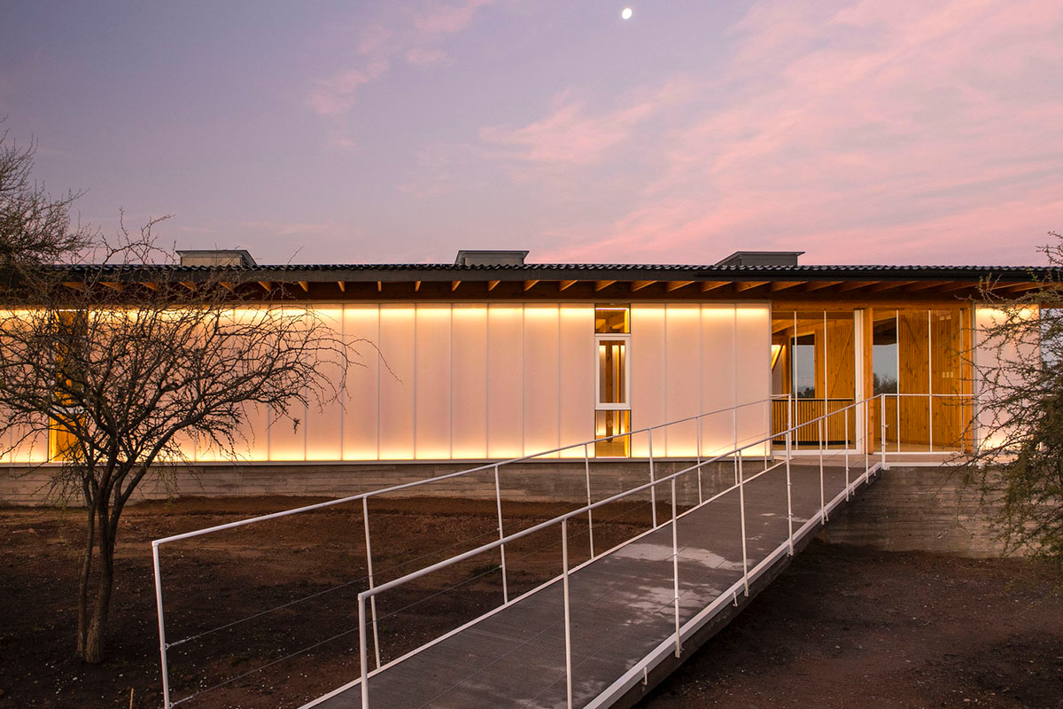 Demo Arquitectos wraps merino wool center pavilion with high-density polycarbonate panels in Chile
