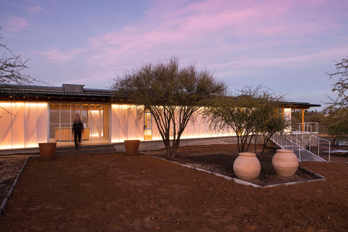 Demo Arquitectos wraps merino wool center pavilion with high-density polycarbonate panels in Chile