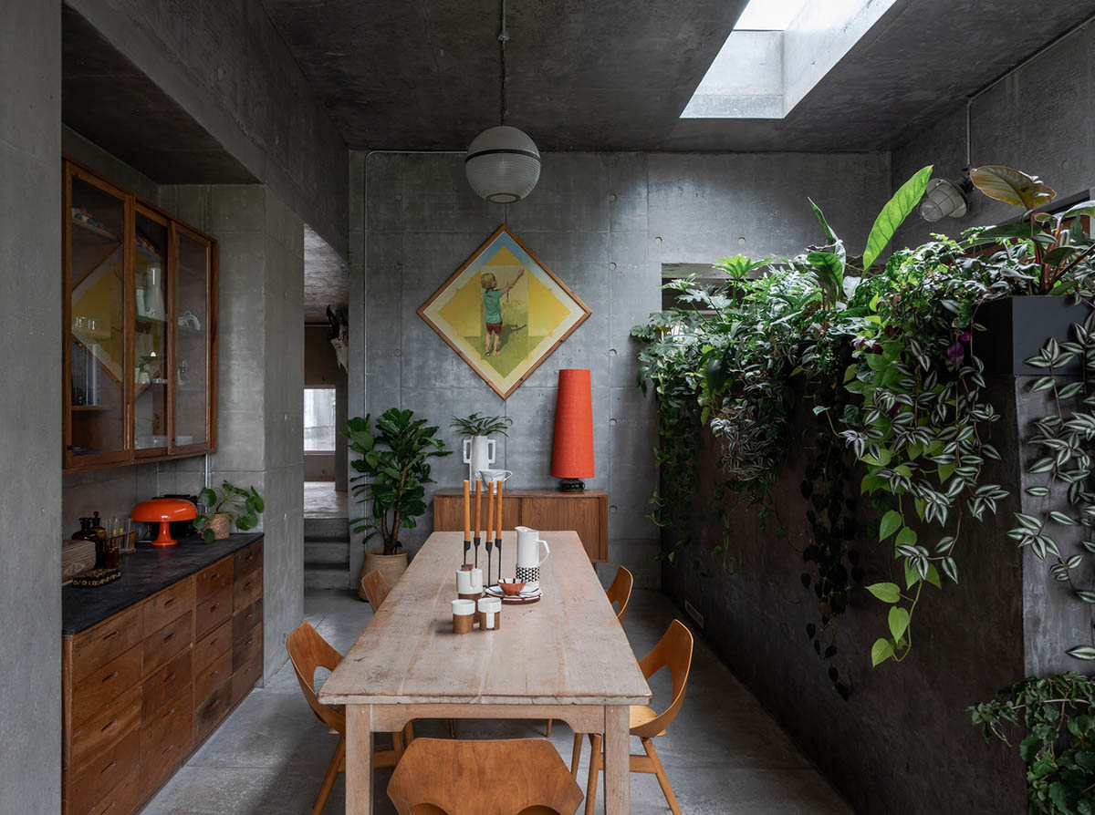 Raw Architecture Workshop interlocks concrete volumes for this family home in Lewes