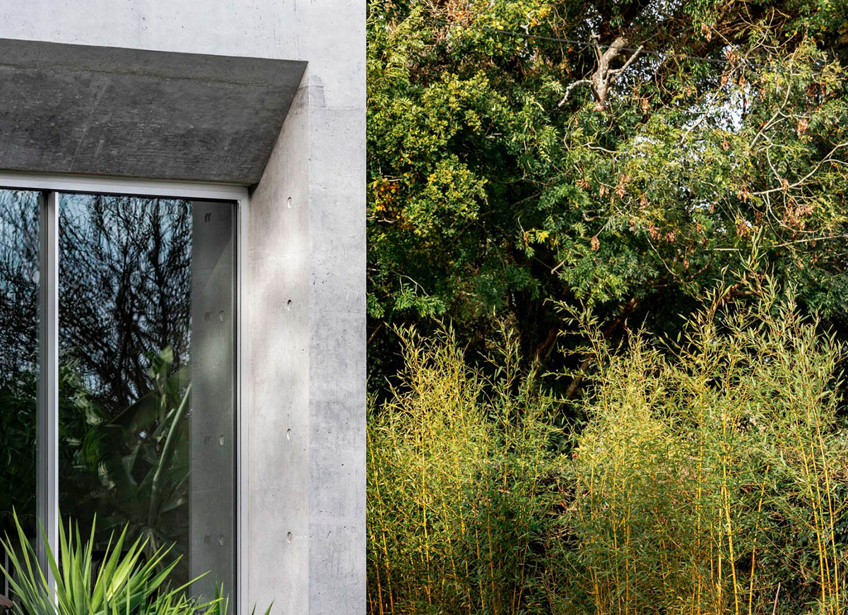 Raw Architecture Workshop interlocks concrete volumes for this family home in Lewes