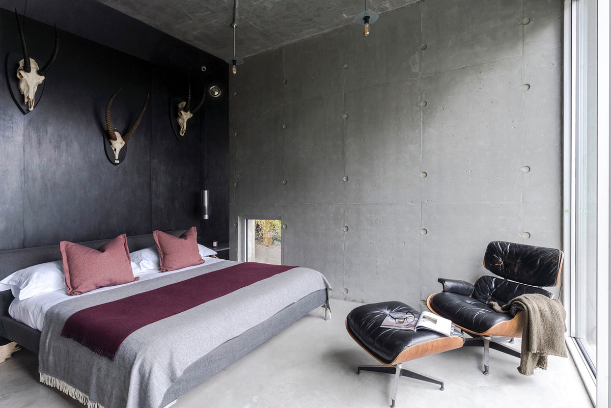 Raw Architecture Workshop interlocks concrete volumes for this family home in Lewes