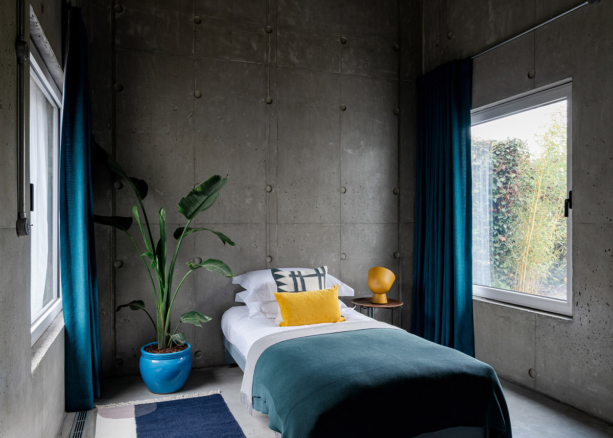 Raw Architecture Workshop interlocks concrete volumes for this family home in Lewes