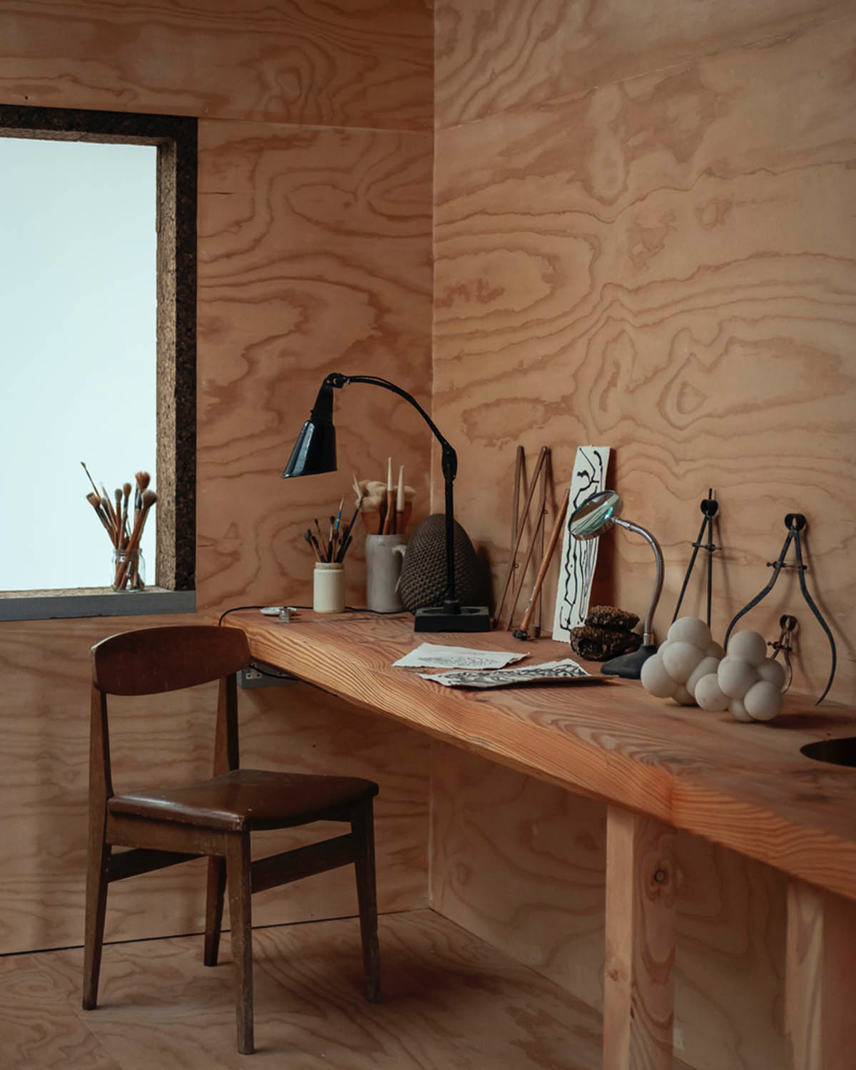 Thomas Randall-Page converts agricultural barn into an art studio in rural Devon