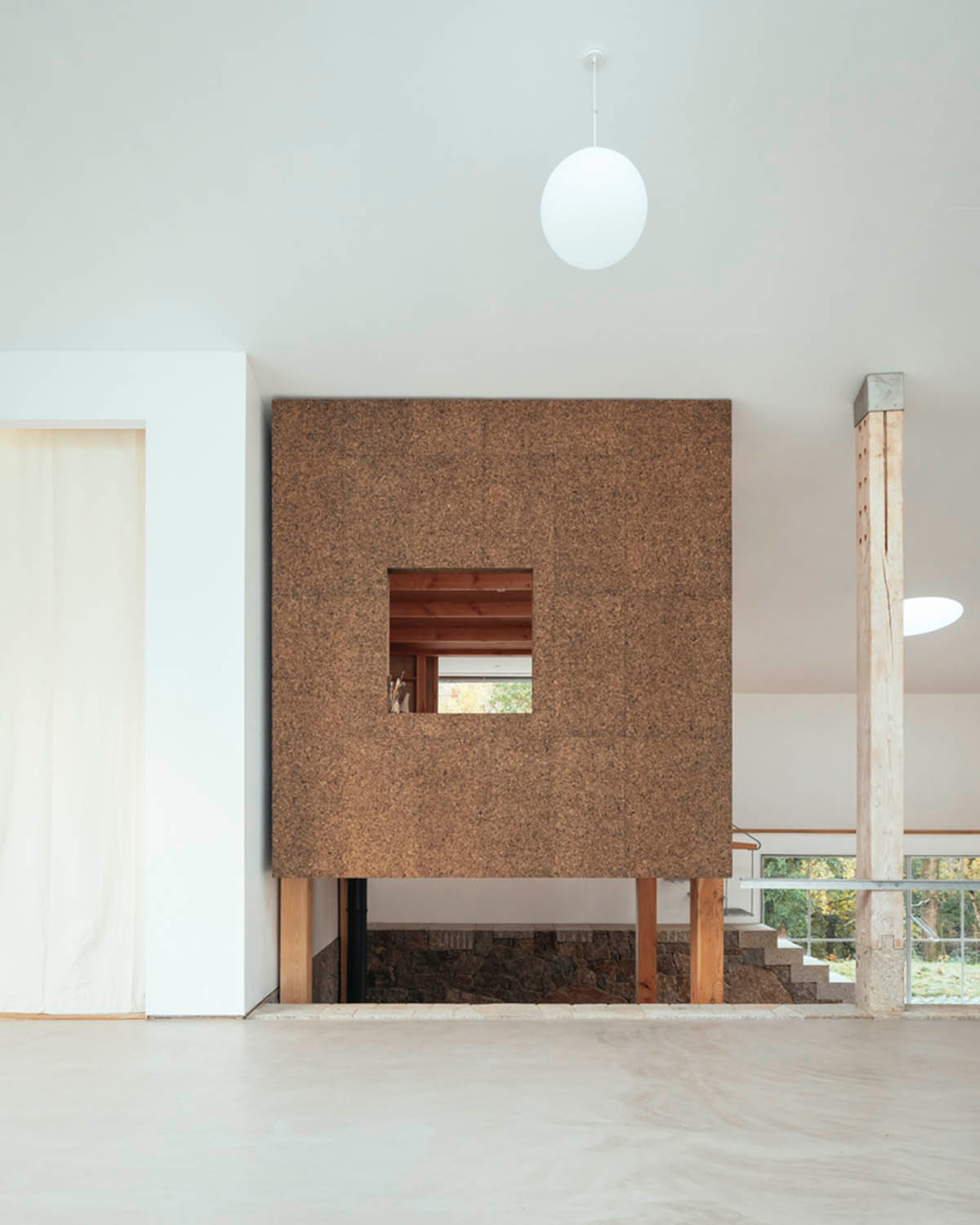 Thomas Randall-Page converts agricultural barn into an art studio in rural Devon