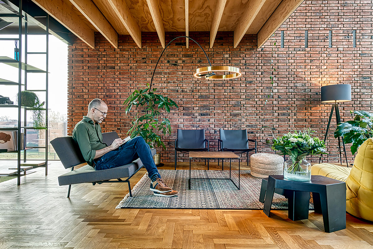 AST 77 Architecten built this private house with