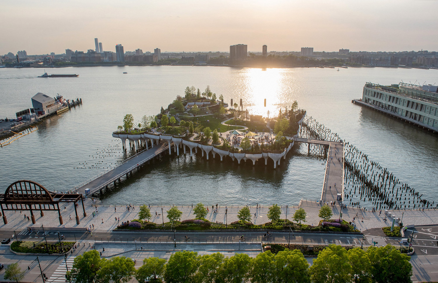 Heatherwick Studio's Floating 'Little Island' On The Hudson River Opens To The Public