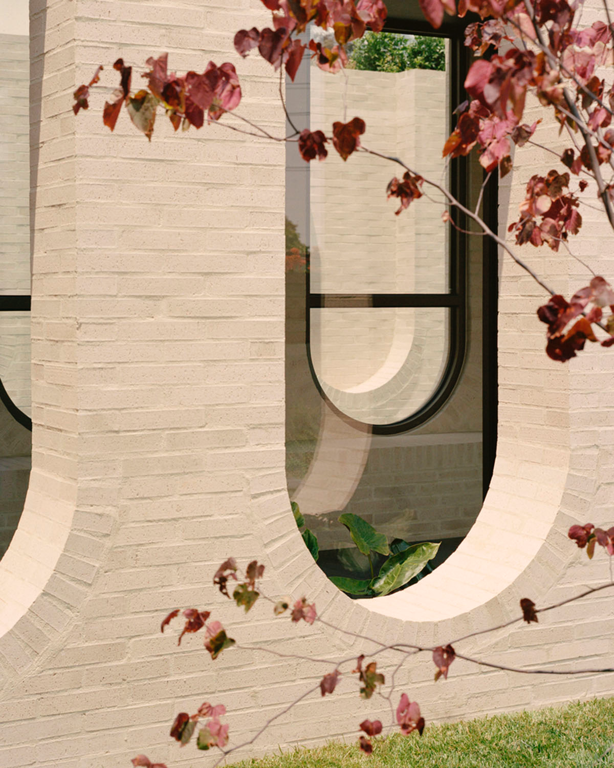 Studio Bright extends Ruckers Hill House with inverted Roman aqueduct in Northcote