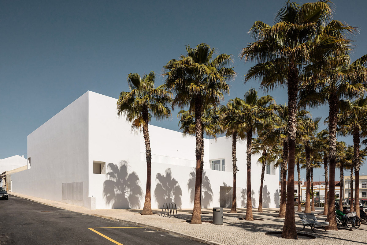 This library and municipal archive create