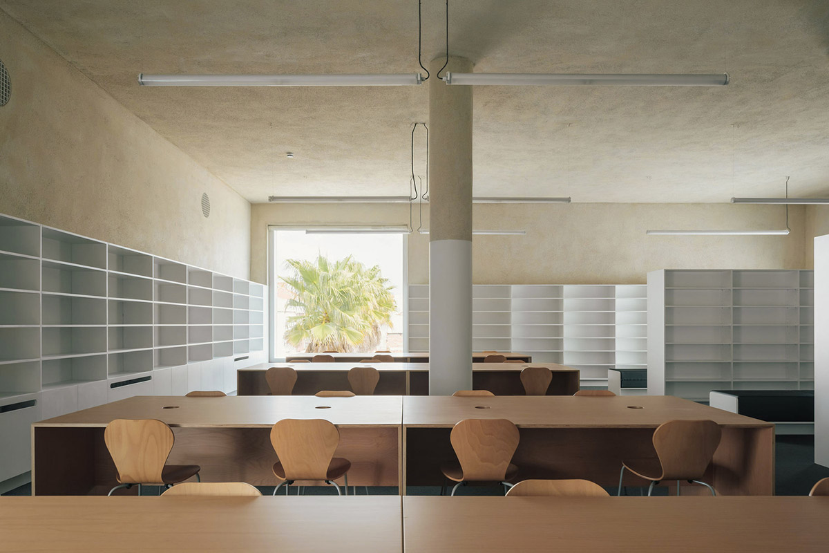 This library and municipal archive create