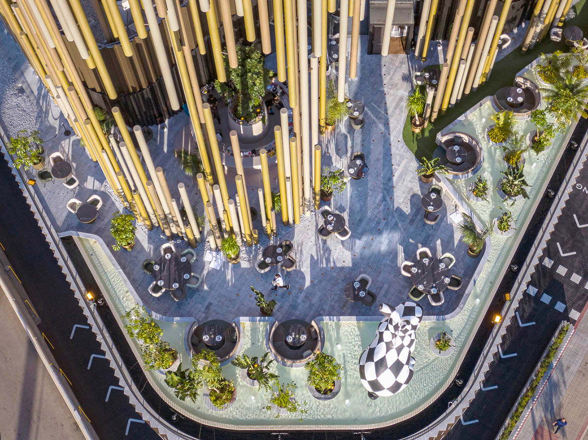 Leisure complex by Clavel Arquitectos features 22-metre cantilevered pool on each side in Spain