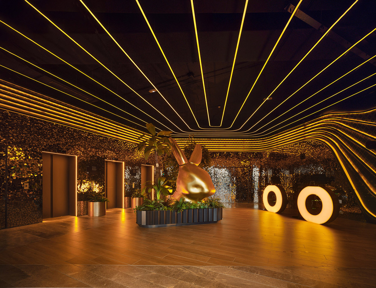 Leisure complex by Clavel Arquitectos features 22-metre cantilevered pool on each side in Spain