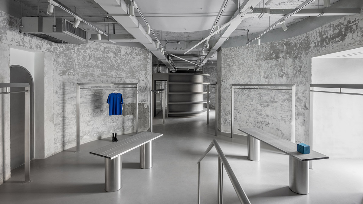 JIANGJIE DESIGN converts cylindrical cement plant into a fashion store in Hangzhou