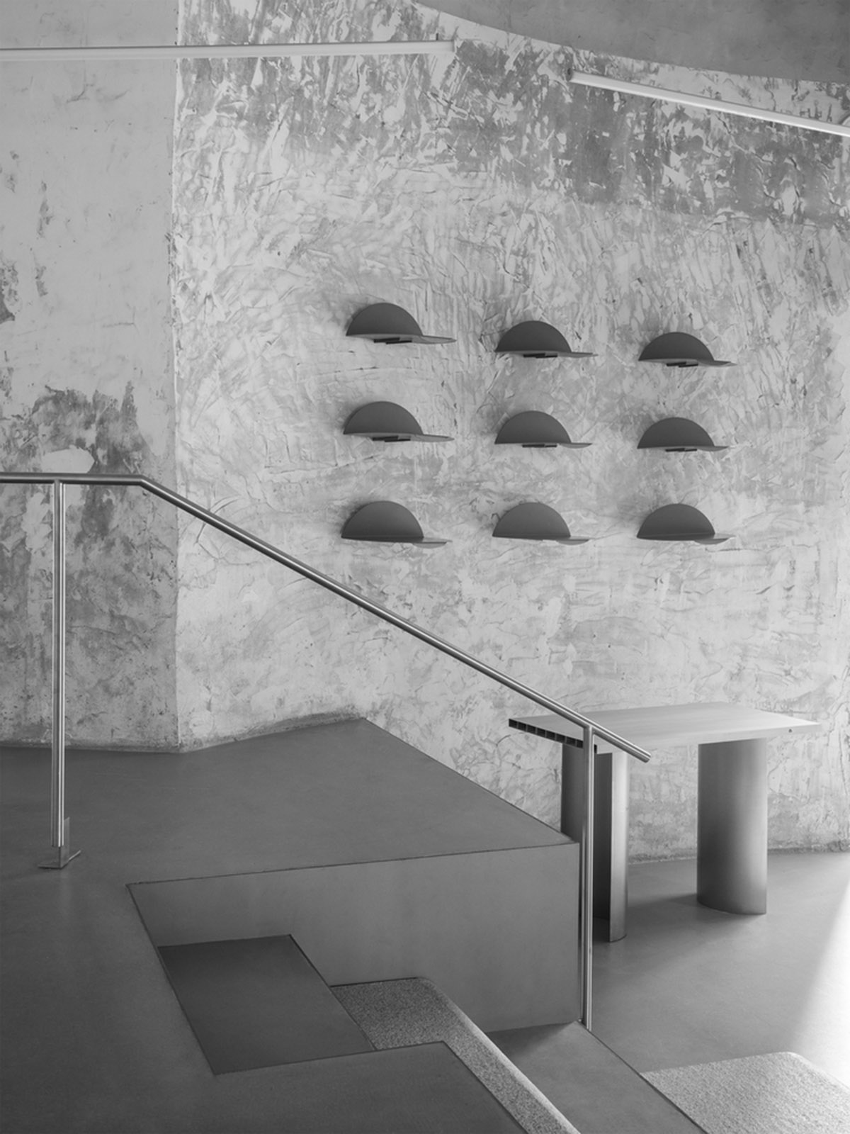 JIANGJIE DESIGN converts cylindrical cement plant into a fashion store in Hangzhou