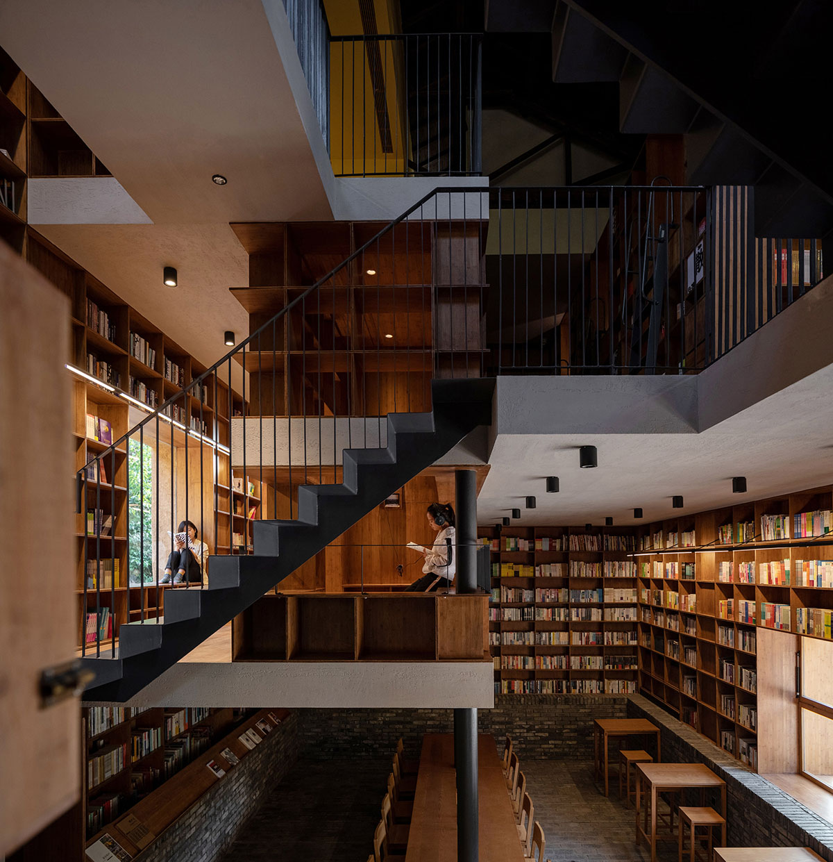 World Interior of the Year Award at INSIDE 2021 goes to Capsule Hostel and Bookstore in China