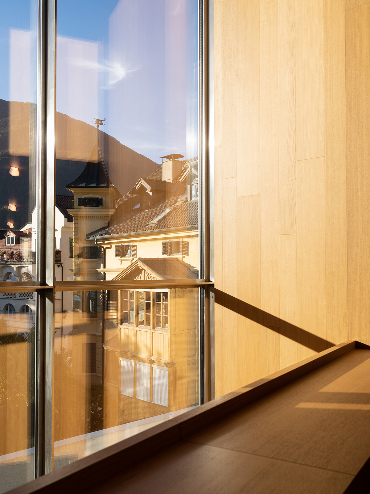 Brixen Public Library by Carlana Mezzalira Pentimalli acts like 