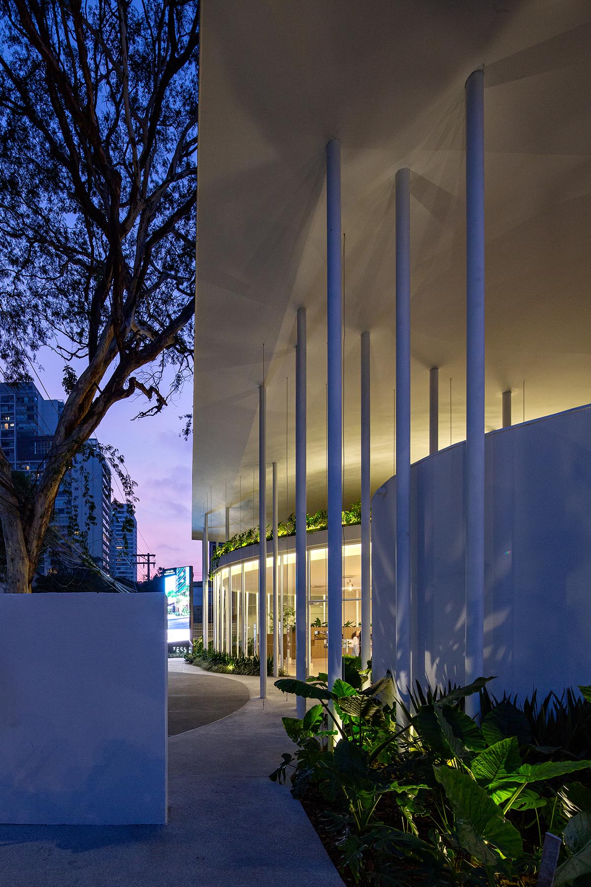 Tess Pavilion is a harmonious fusion of structure and space with slender columns in São Paulo