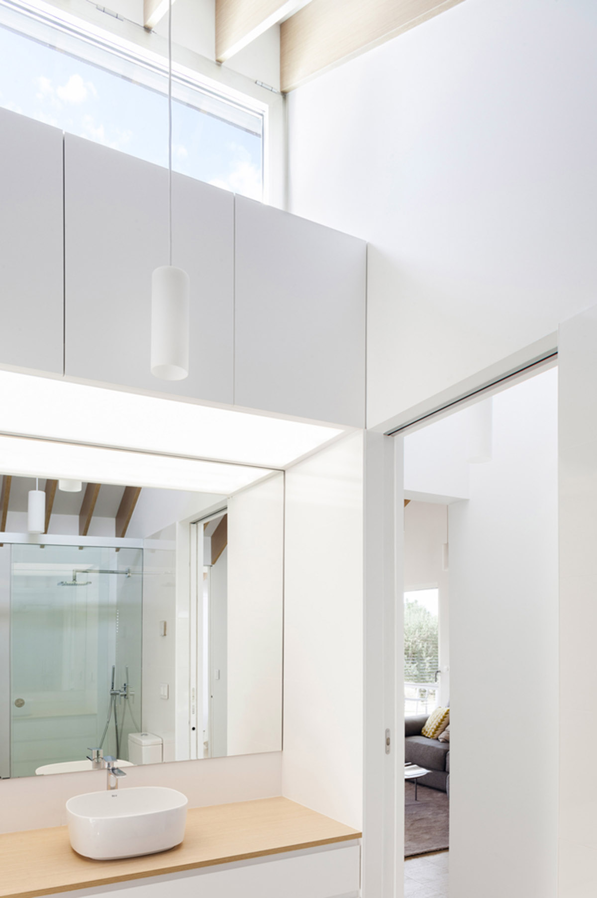 Pablo Muñoz Payá Arquitectos renovates former house with wooden shutters in Spain