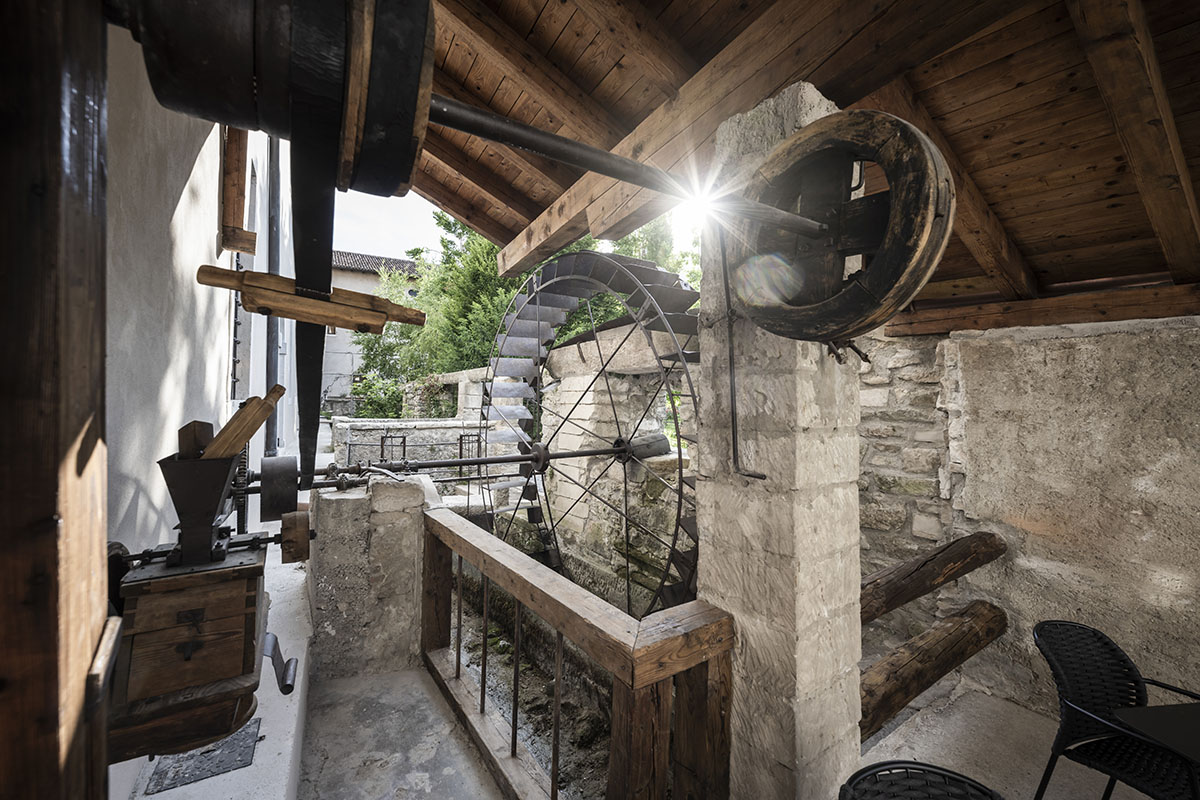 Noa* transforms old monastery into a hotel inspired by region's rural constructions in Arco