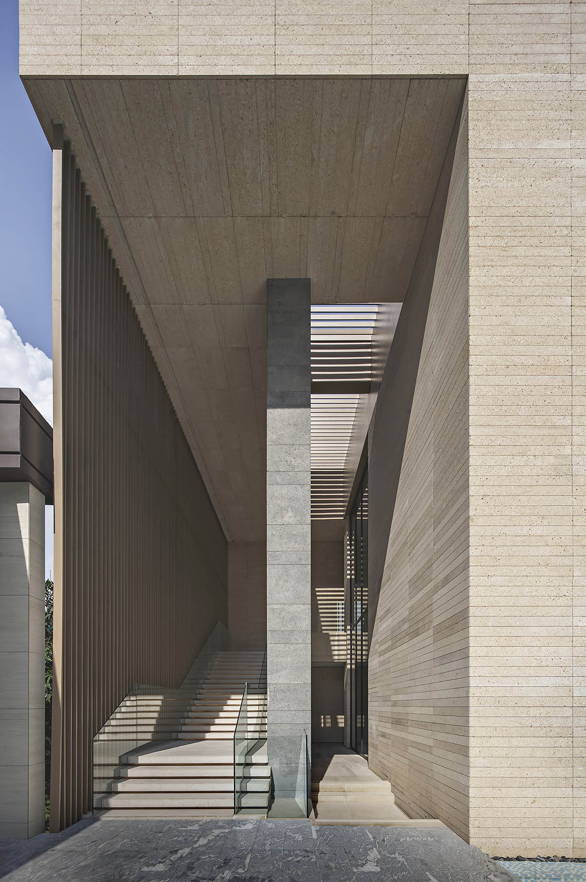 Matrix Design completes multi-purpose club featuring 3D gridded façade in China