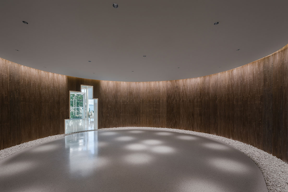 3andwich Design / He Wei Studio built circular library featuring a rooftop pool in China