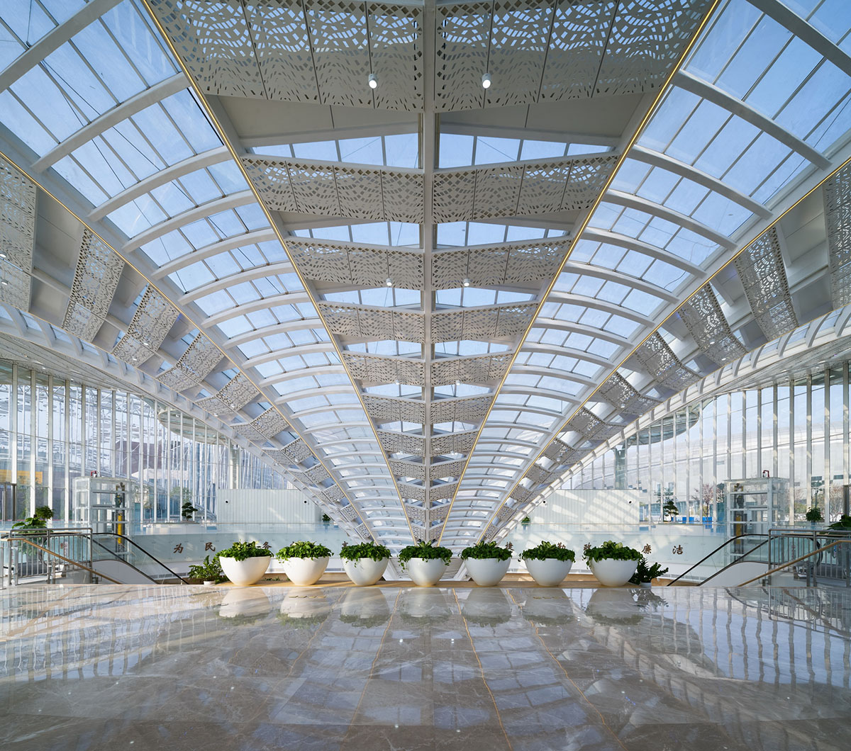 Shanghai United Design Group designs service center inspired by pomegranate flower in Zaozhuang