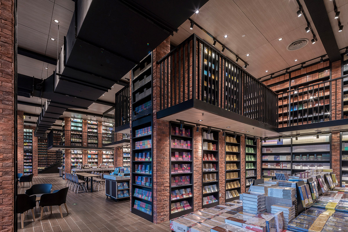 X+Living creates undulating walls and colourful interior for Chengdu Zhongshuge bookstore in China