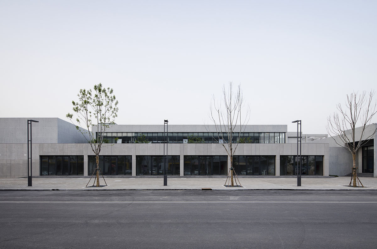 y.ad studio completes production center for clothing industry in Cangzhou, China