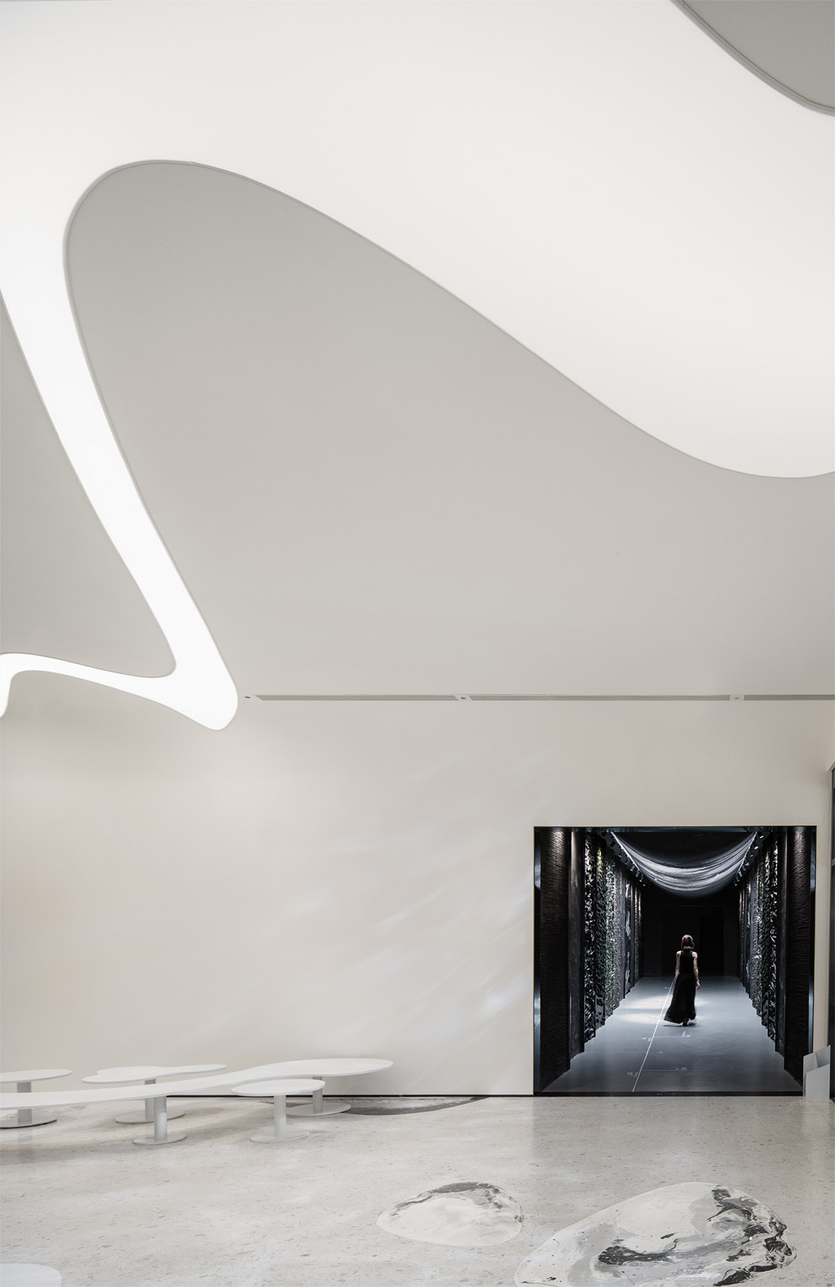 Archermit completes public building with bamboo forest and cloud-like elevated platforms in China