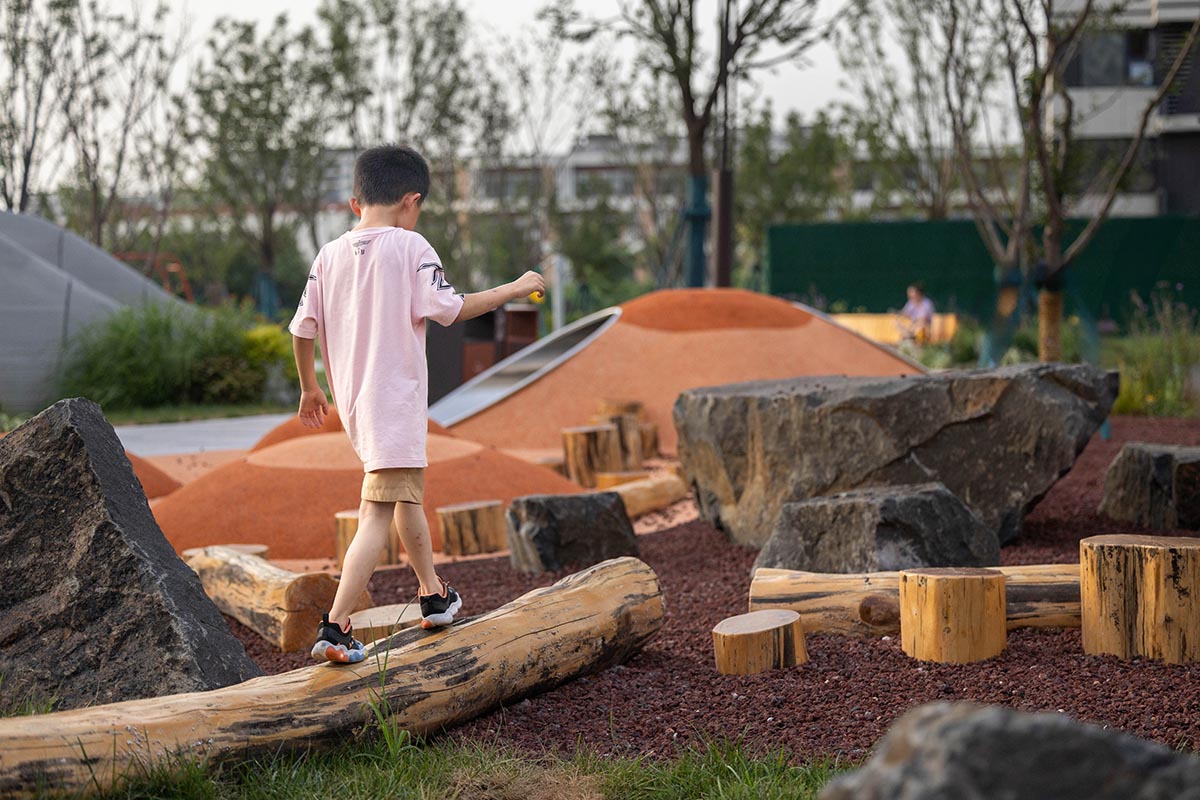 XISUI Design creates a 3D concrete-printed playground in China