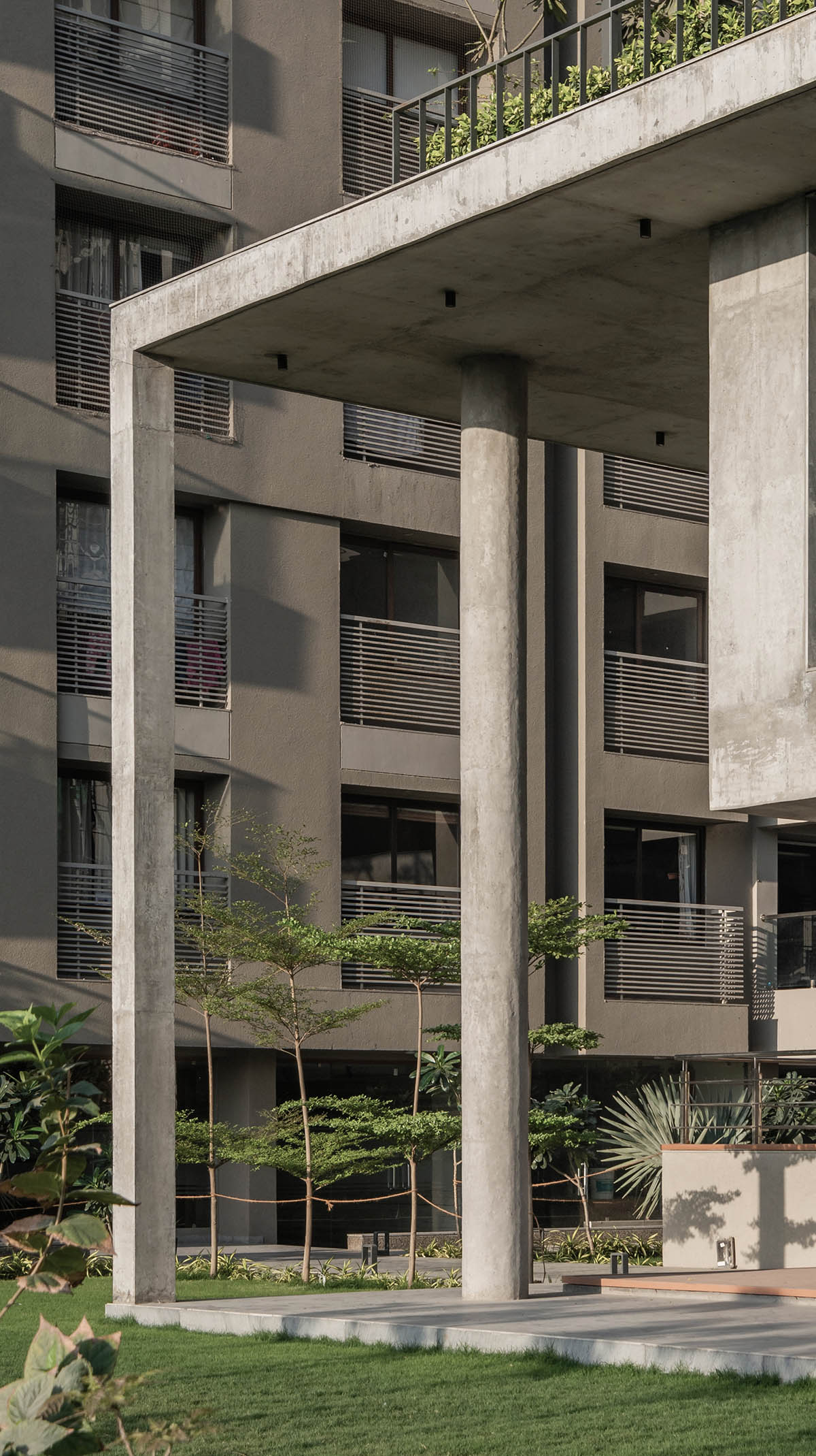 UA Lab creates concrete shell for community space in Ahmedabad