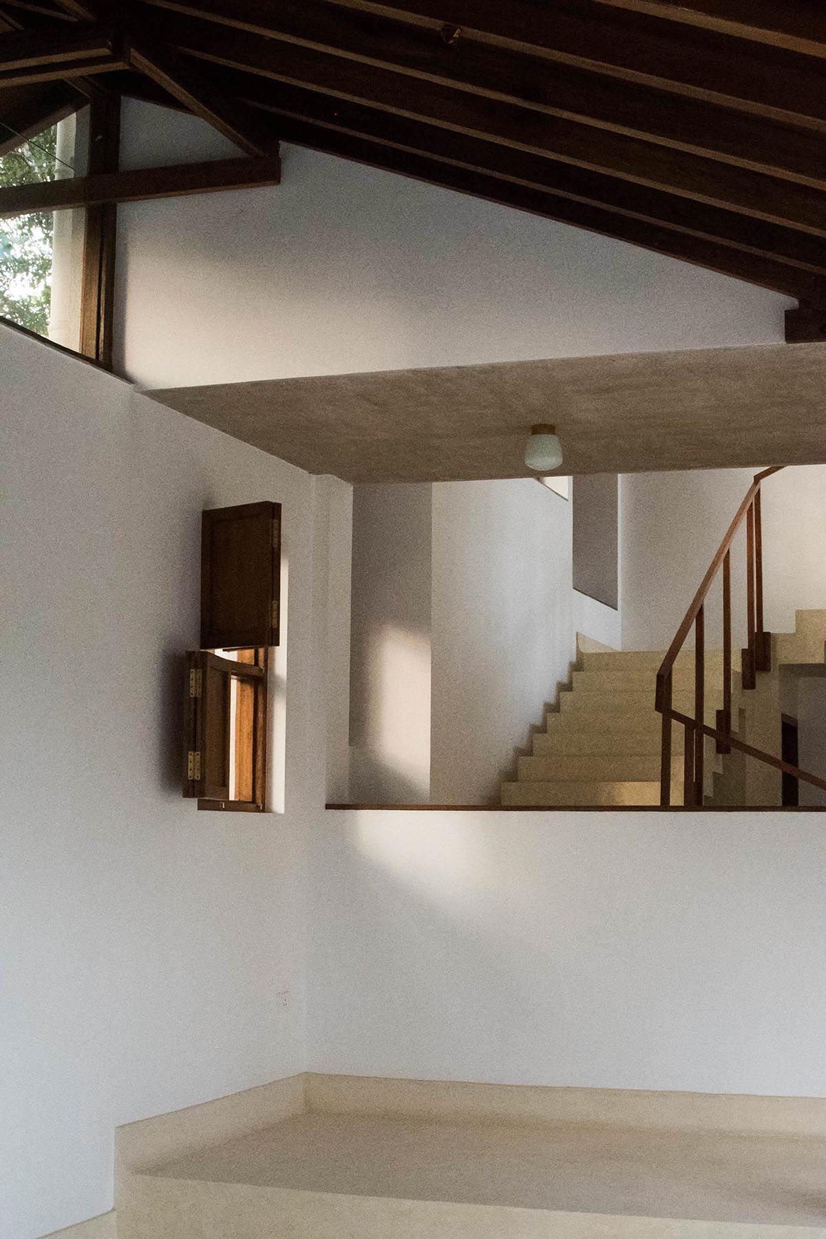 Field Atelier built house with free flowing internal courtyards in North Goa, India