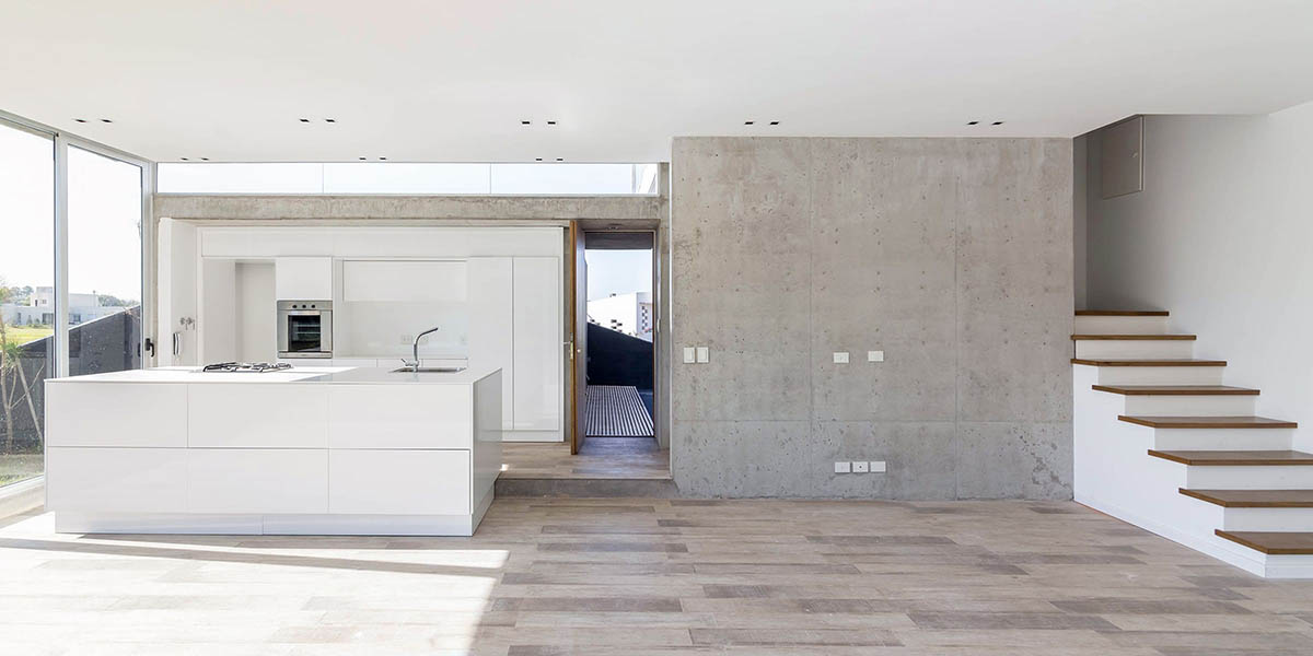 Brigati Polak Arquitectos completes Argentinian residence as detached from the existing slope