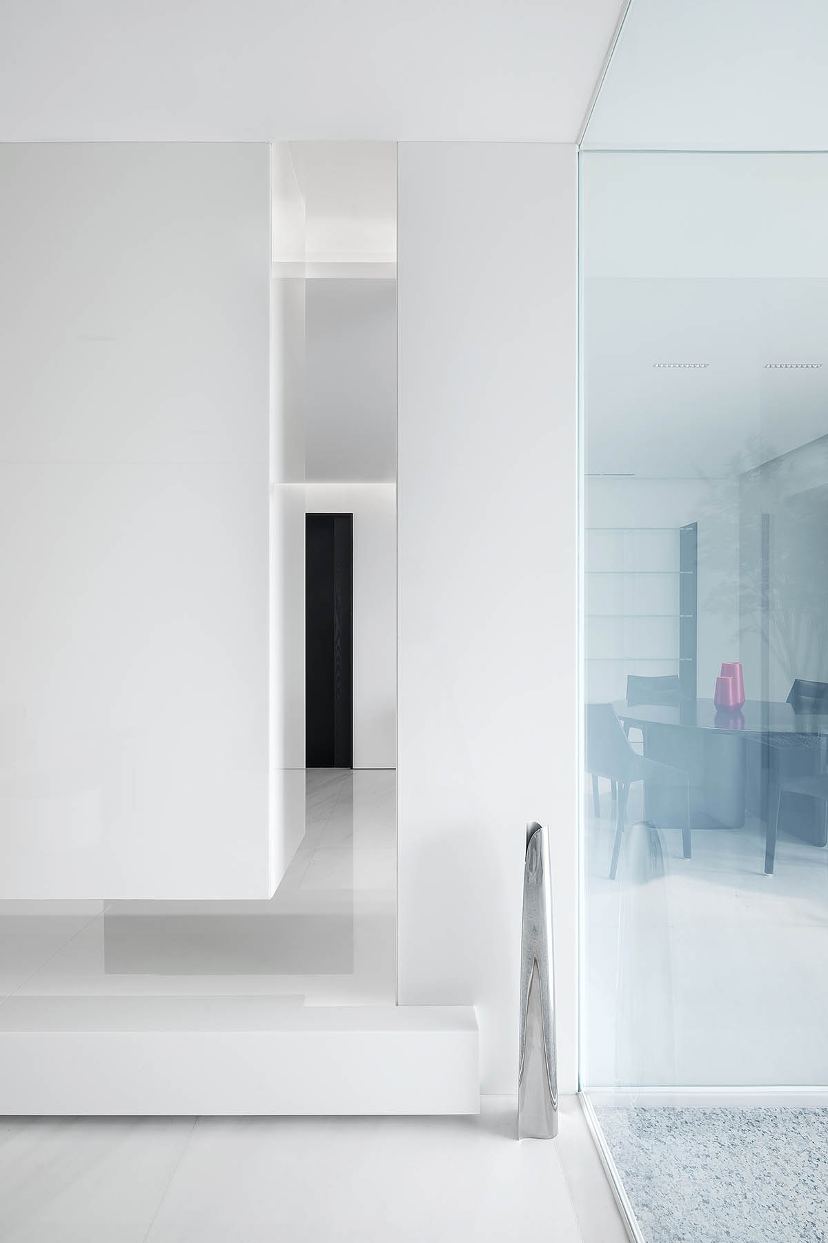 AD ARCHITECTURE designs a minimalist geometric house in Guangdong, China