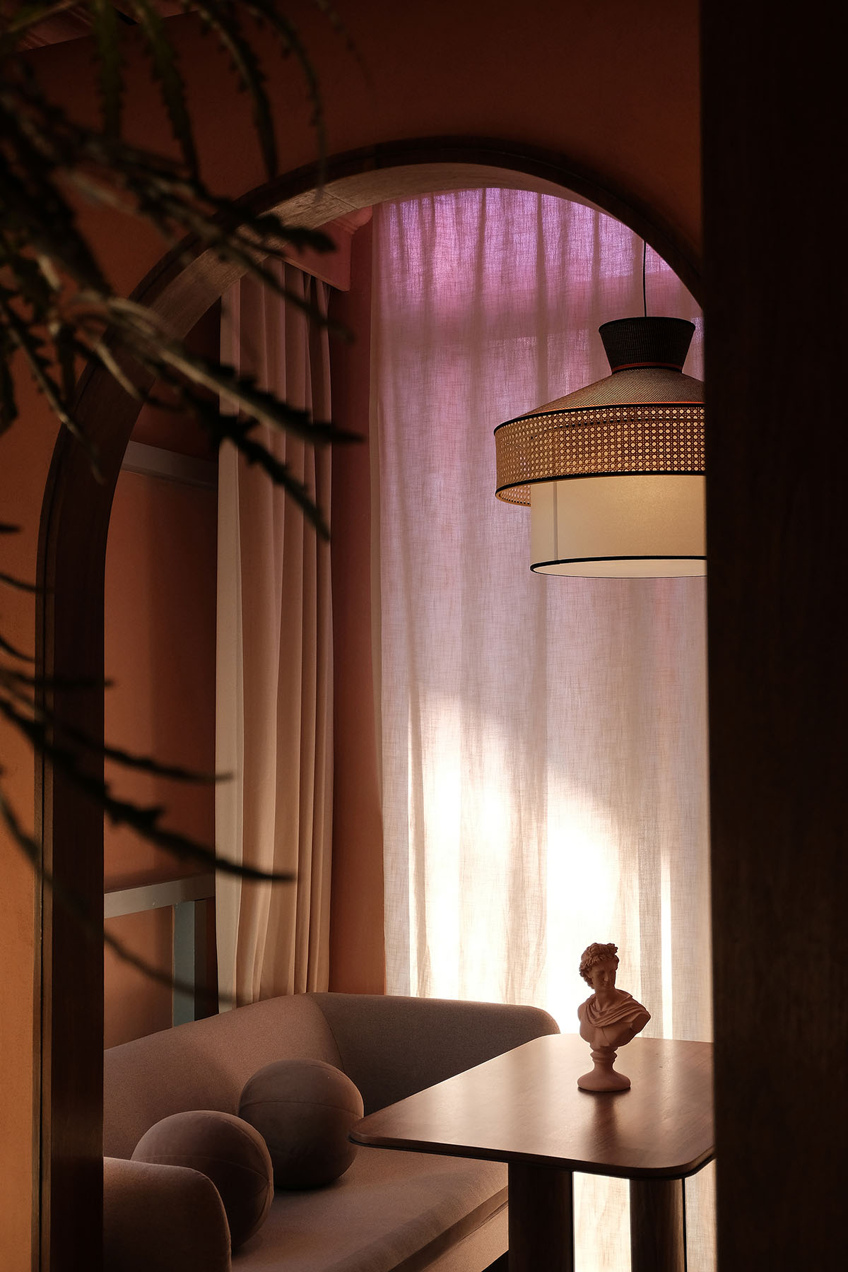 S&ograve; Studio combines metallic and pinkish-colored interior for Beijing store